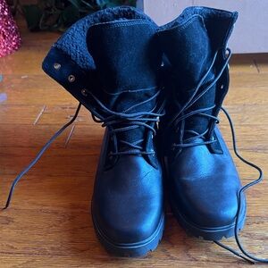 Timberland Lace-Up Fleece Lined Boots